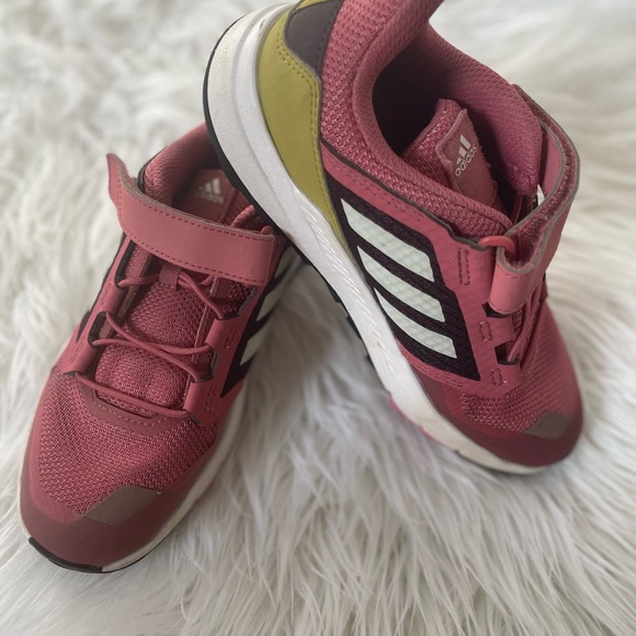 Adidas Girls Hiking Shoes - Picture 6 of 7